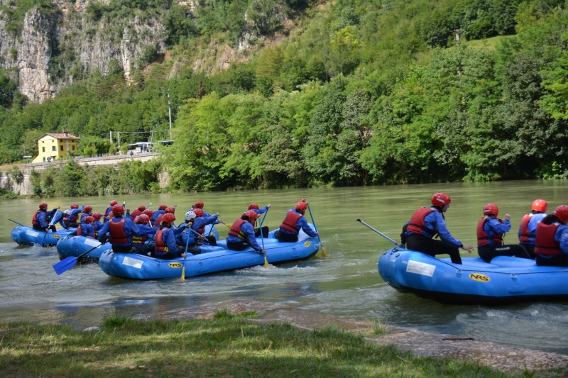 Team Building Rafting